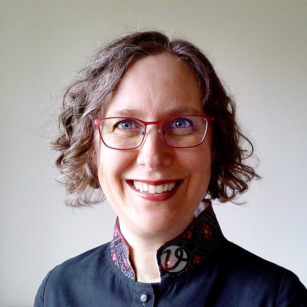 Hand embroidery classes with Yvette Stanton