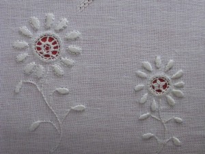 Anna 2 openwork daisies