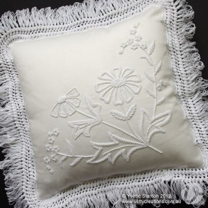 Mountmellick Daisy and Forget-me-Not cushion class