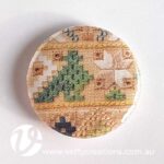 Green bird Frisian needle minder